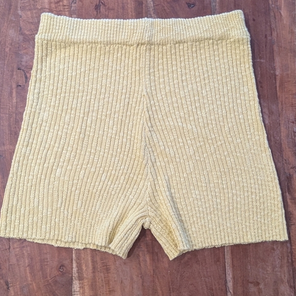 ✨FINAL PRICE✨ Knit Yellow Summer Tank & Shorts Set - Picture 4 of 9